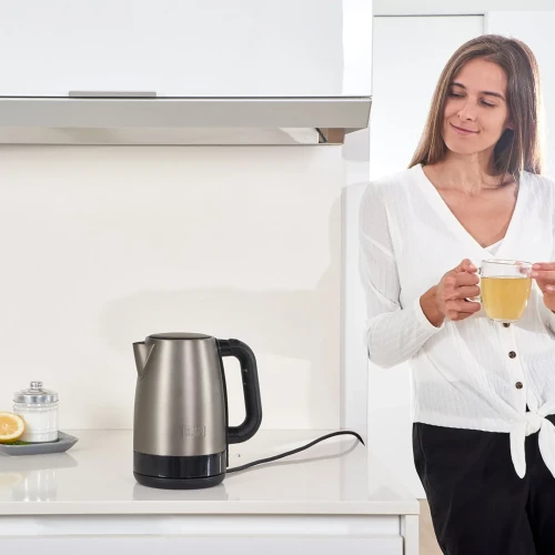 Czajnik elektryczny Black+Decker BXKE2201E 2200W | 1,7l | powłoka anti-fingerprint