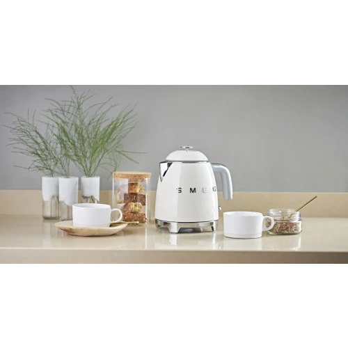 Czajnik SMEG KLF05CREU mini 0,8L creme