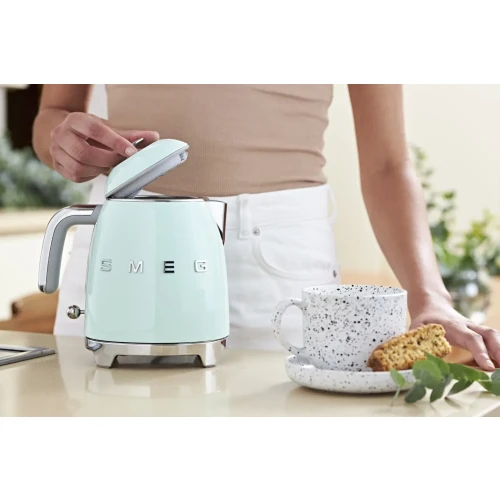 Czajnik SMEG model KLF05PGEU mini 0,8L pastelgreen