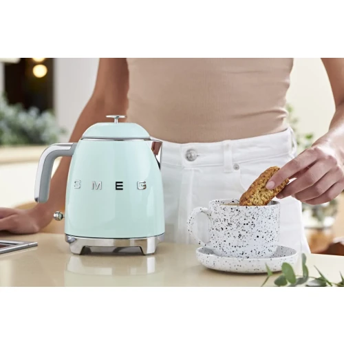 Czajnik SMEG model KLF05PGEU mini 0,8L pastelgreen