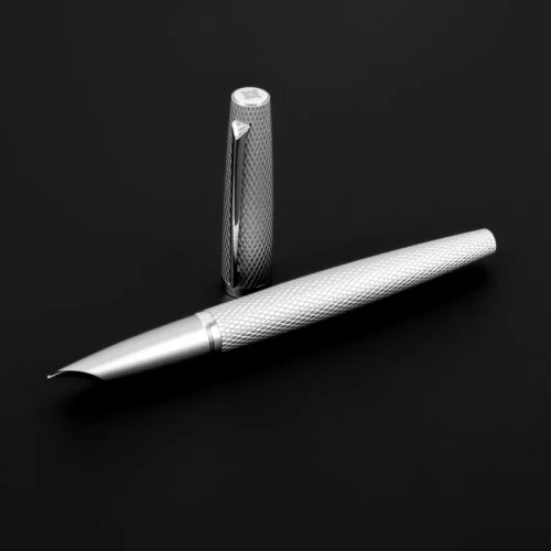 Pióro wieczne DIPLOMAT Viper, guilloche, F/M, srebrne