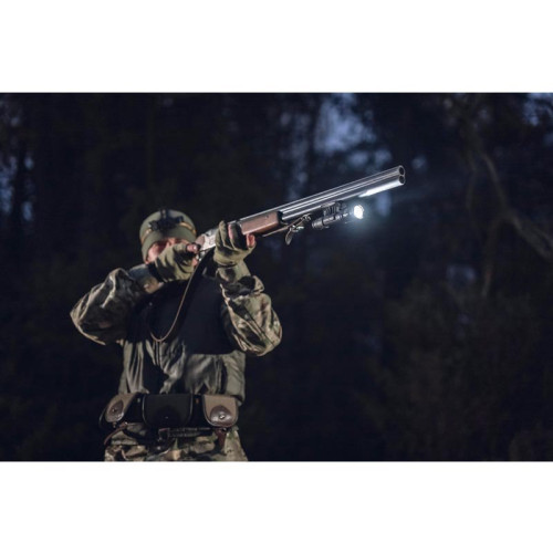 Latarka Armytek Dobermann PRO MAX 3000 lm 2w1