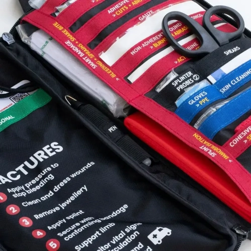 Apteczka SURVIVAL Slimline First Aid Kit - Red